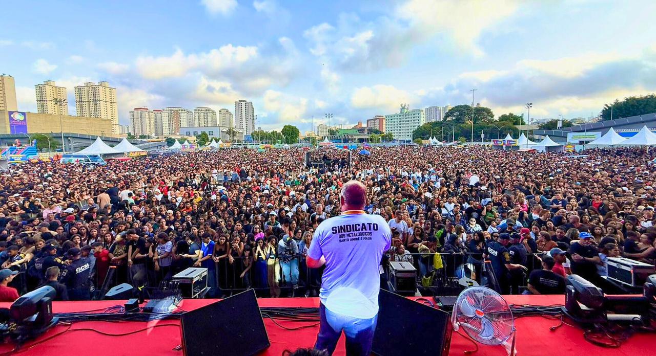 ADILSON SAPÃO: TODO DIA É 1° DE MAIO